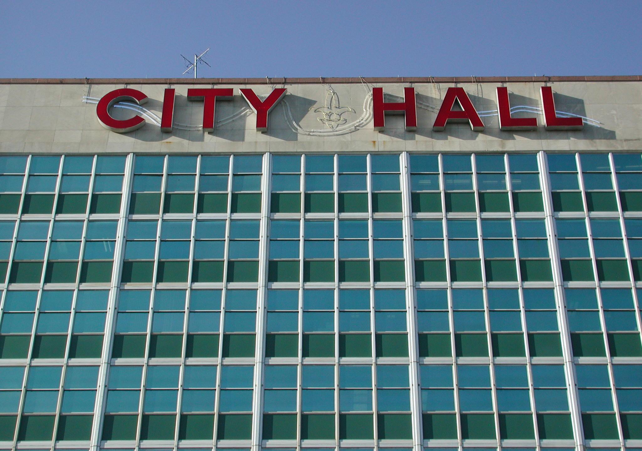 City_Hall_New_orleans_Letters