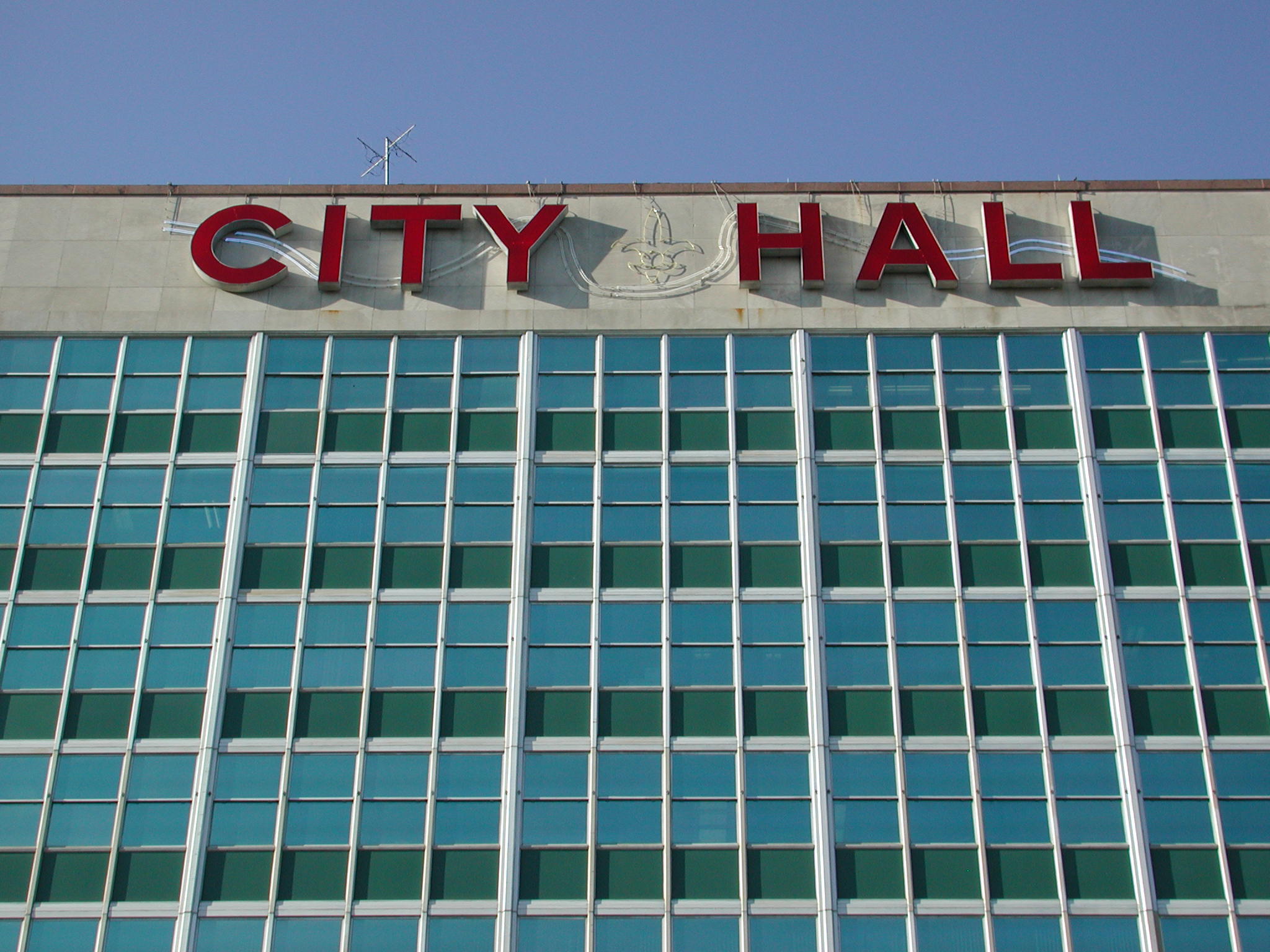 City_Hall_New_orleans_Letters