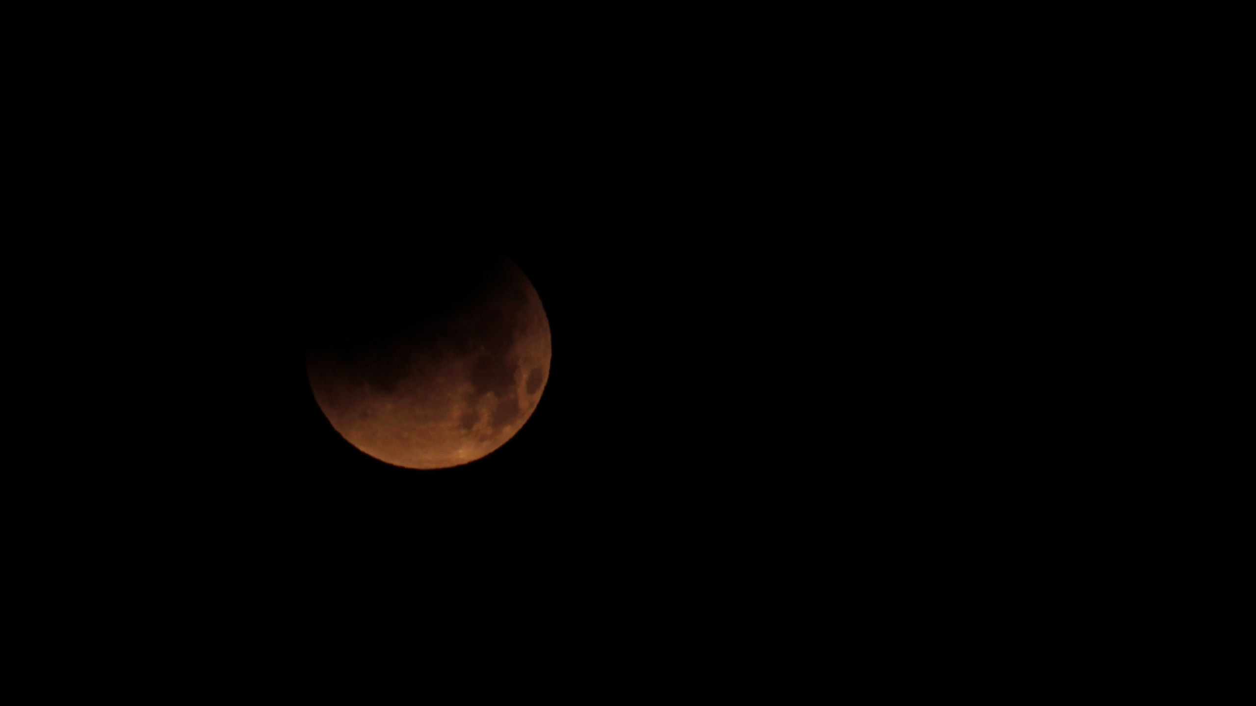 SPAIN-ASTRONOMY-ECLIPSE-MOON