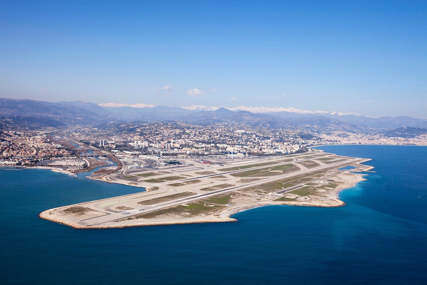 ( Aéroports de la Côte d'Azur")