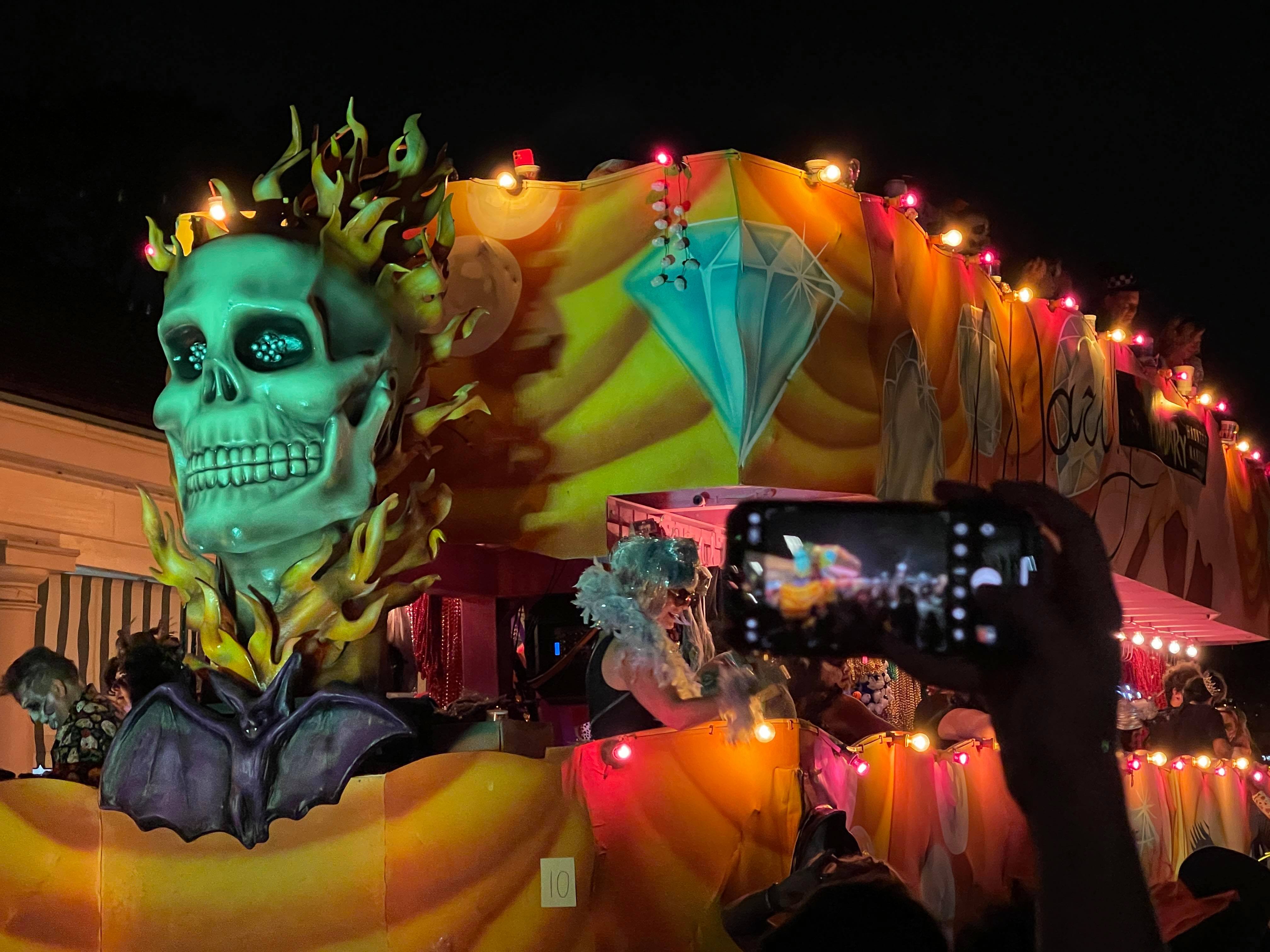 https://digital-stage.wgno.com/news/local/gallery-krewe-of-boo-rolls-through-and-haunts-new-orleans/