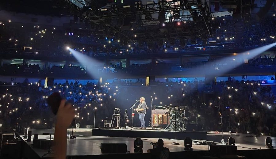 Luke Combs performs at the Smoothie King Center on November 16, 2021. Photo courtesy Victoria Cristina, WGNO.