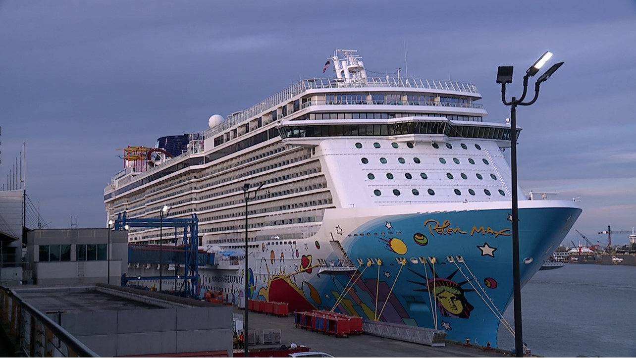 https://digital-stage.wgno.com/news/health/coronavirus/approaching-cruise-ship-contains-at-least-10-cases-of-covid-19/