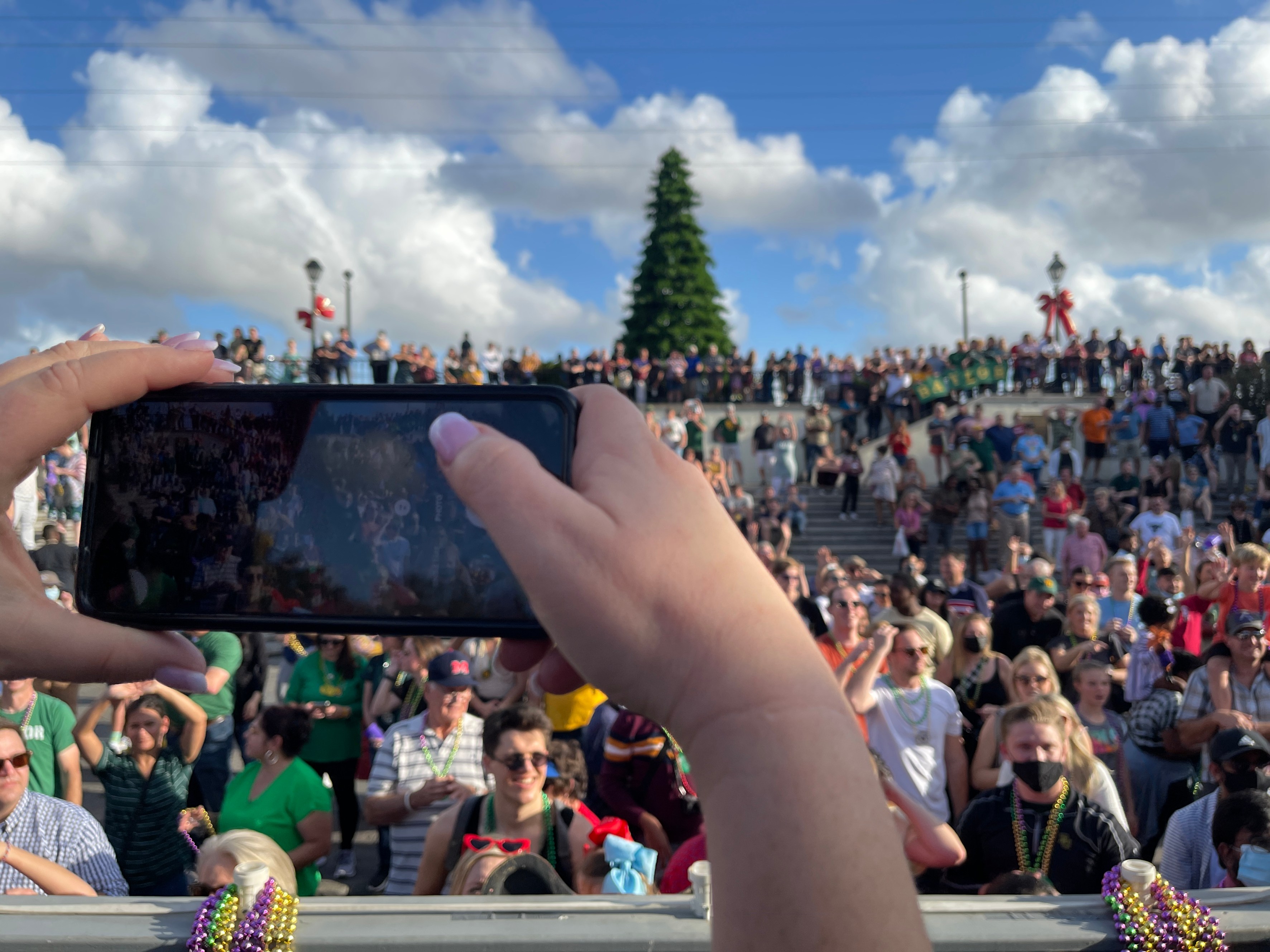 https://digital-stage.wgno.com/news/local/gallery-2021-allstate-sugar-bowl-parade-rolls-through-french-quarter-on-new-years-eve/