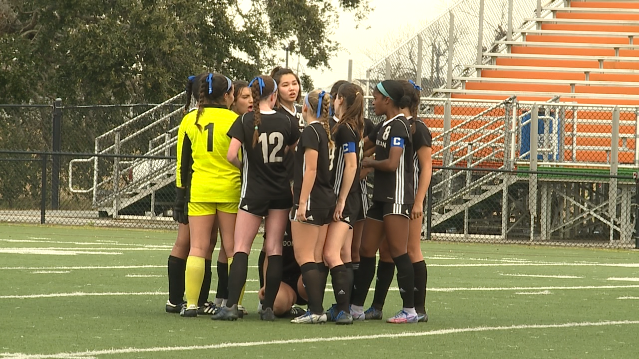 https://digital-stage.wgno.com/sports/dominican-blanks-dutchtown-in-division-i-semifinal-6-0/
