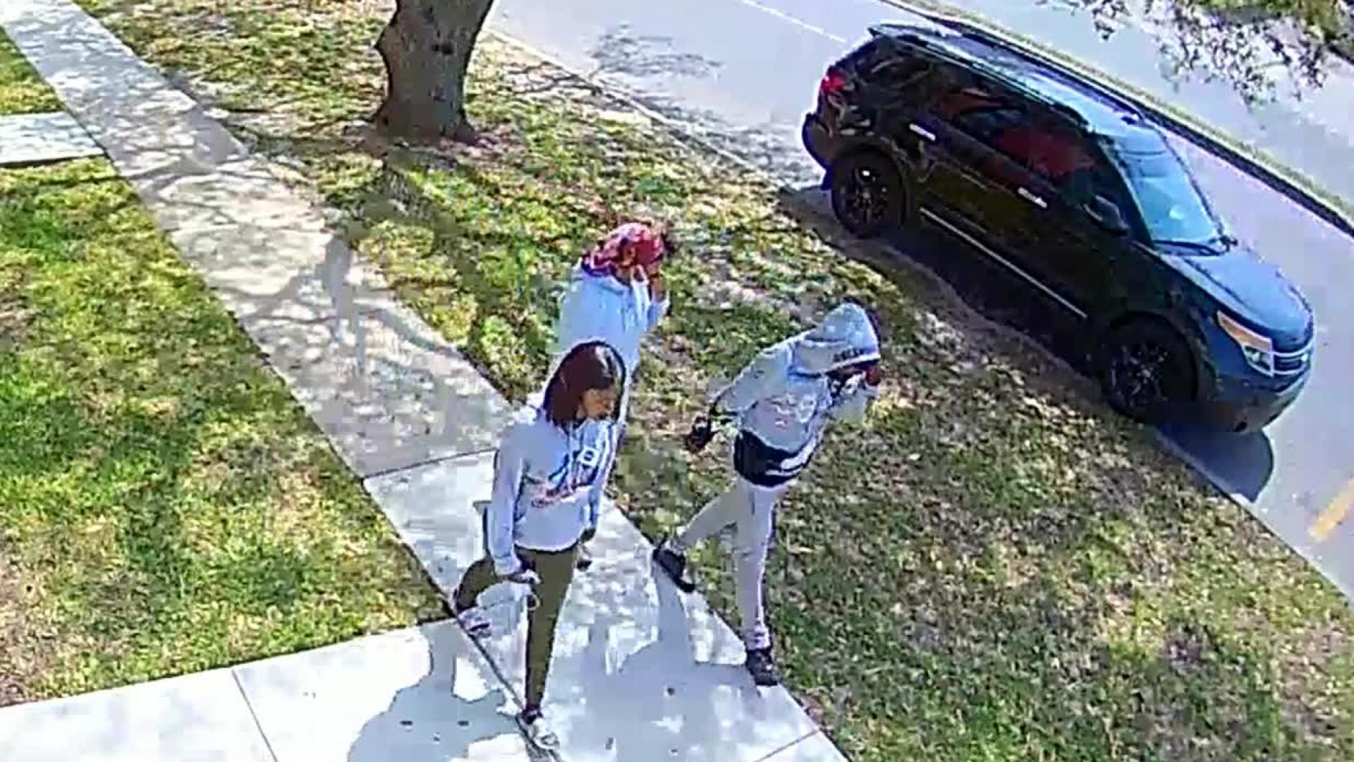 https://digital-stage.wgno.com/news/crime/nopd-releases-footage-of-suspects-wanted-in-fatal-carjacking-that-horrifically-killed-elderly-woman/