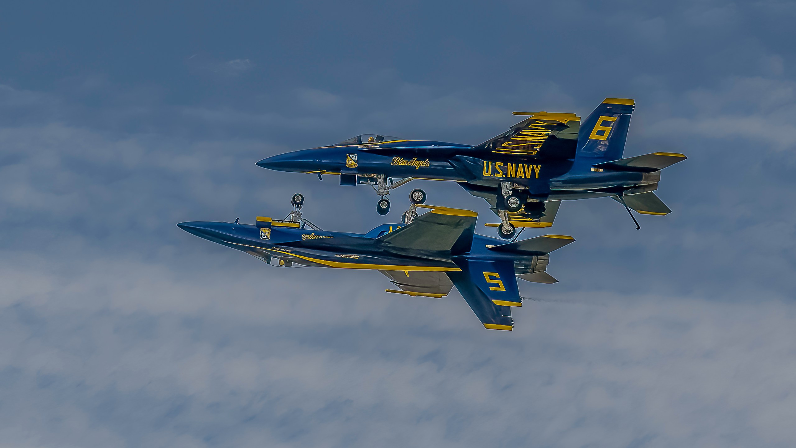 https://digital-stage.wgno.com/news/local/gallery-see-the-spectacular-blue-angels-soar-in-new-orleans-air-show/