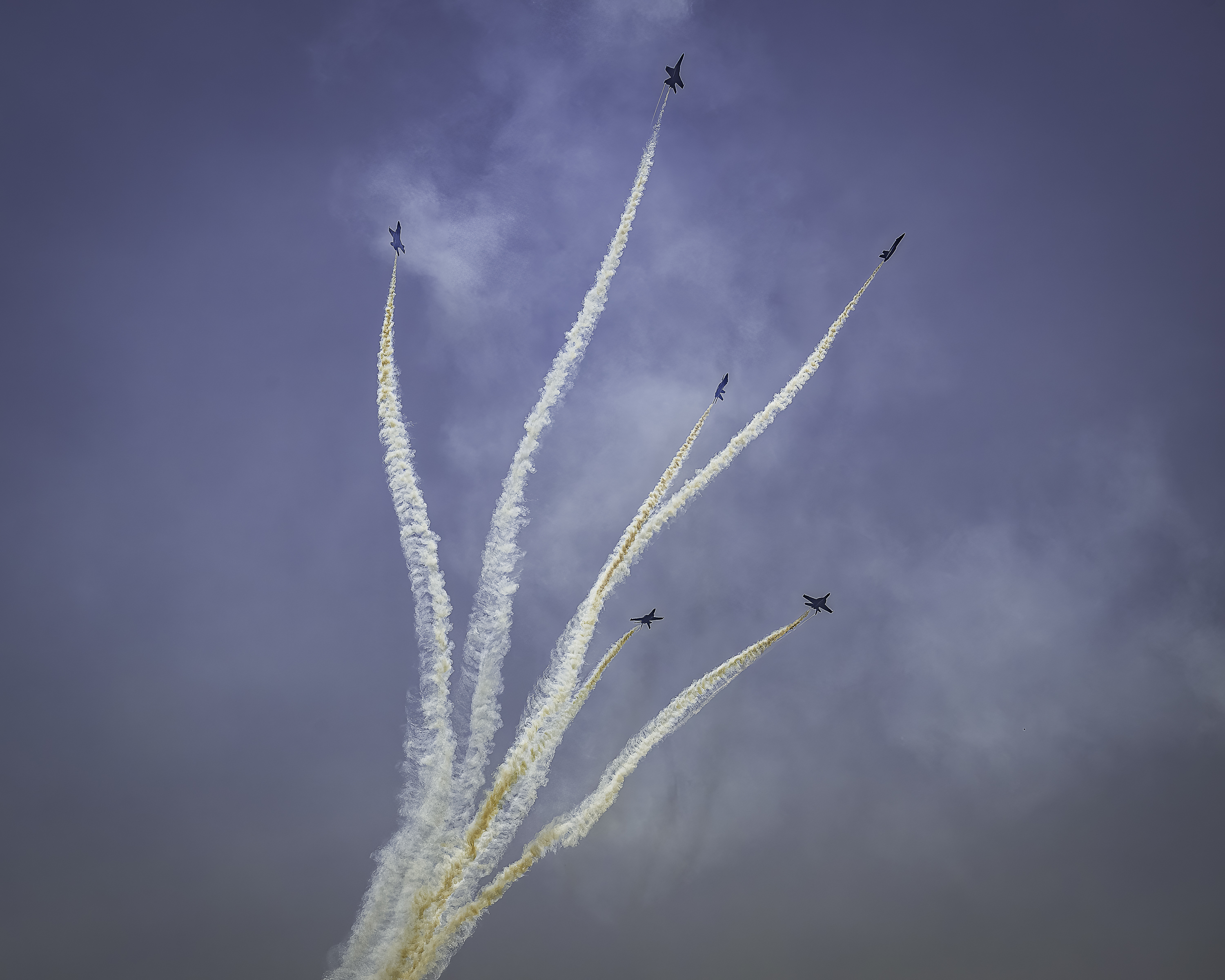 https://digital-stage.wgno.com/news/local/gallery-see-the-spectacular-blue-angels-soar-in-new-orleans-air-show/