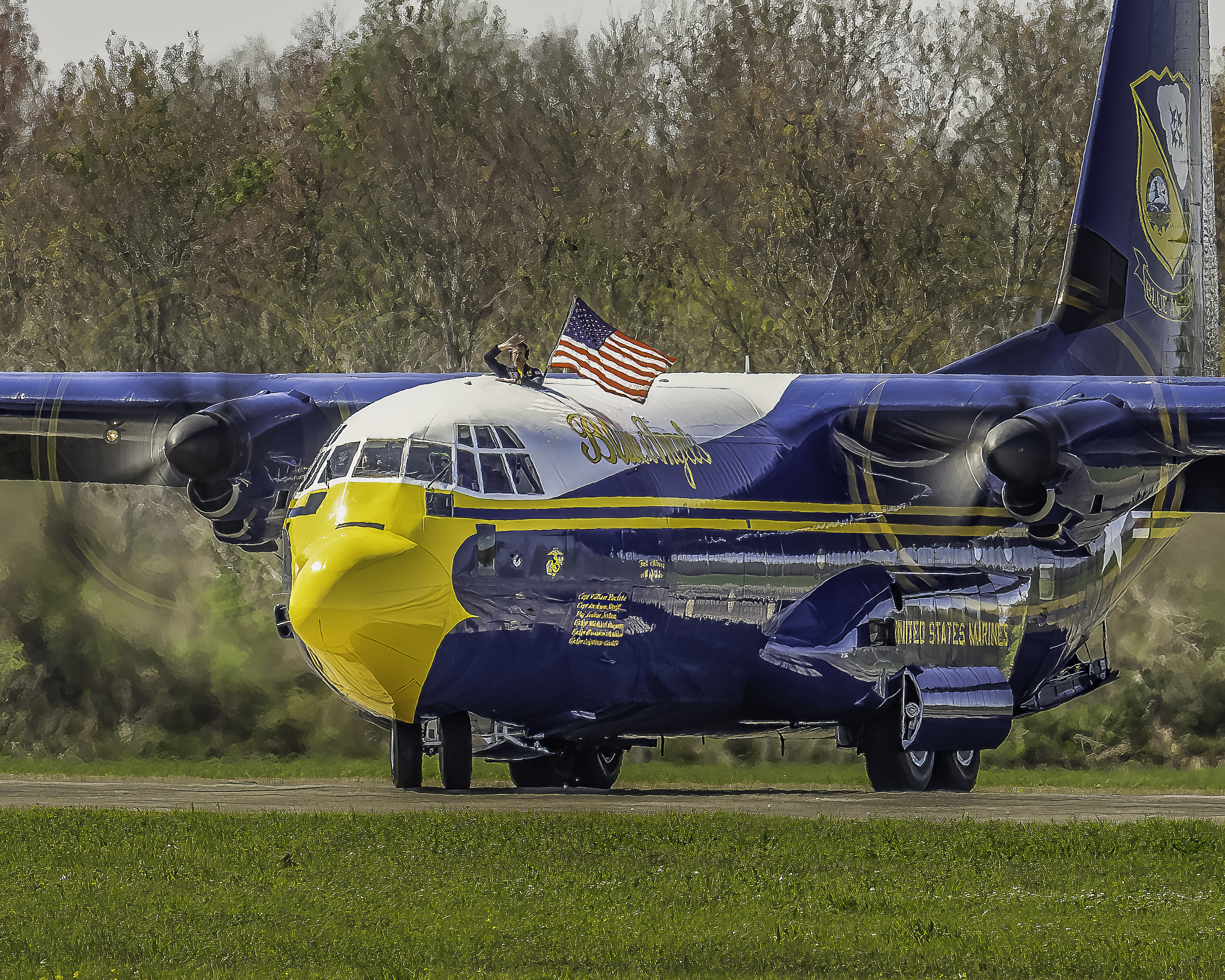 https://digital-stage.wgno.com/news/local/gallery-see-the-spectacular-blue-angels-soar-in-new-orleans-air-show/