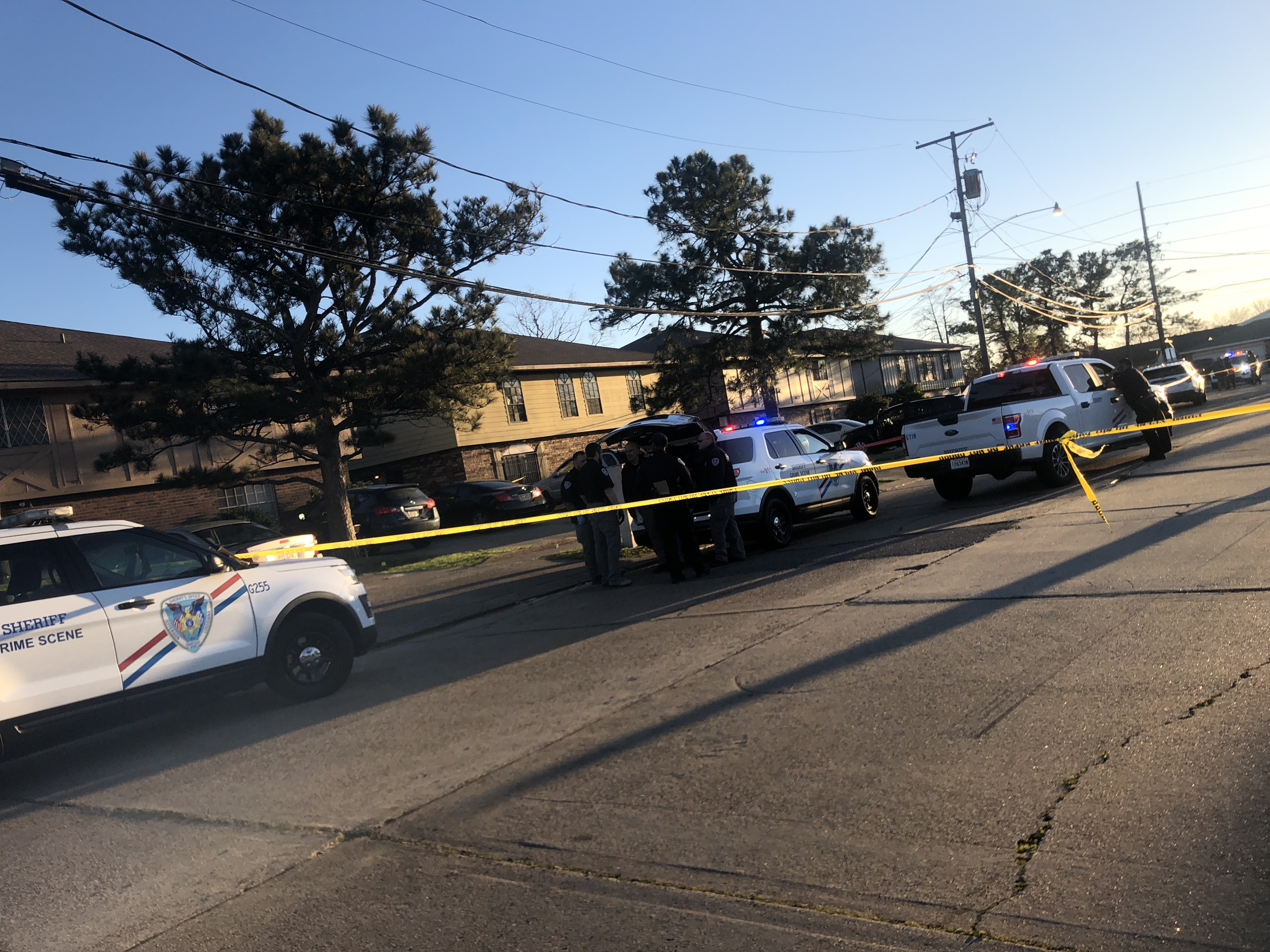 https://digital-stage.wgno.com/news/crime/one-dead-two-wounded-in-apartment-complex-shooting-in-harvey/