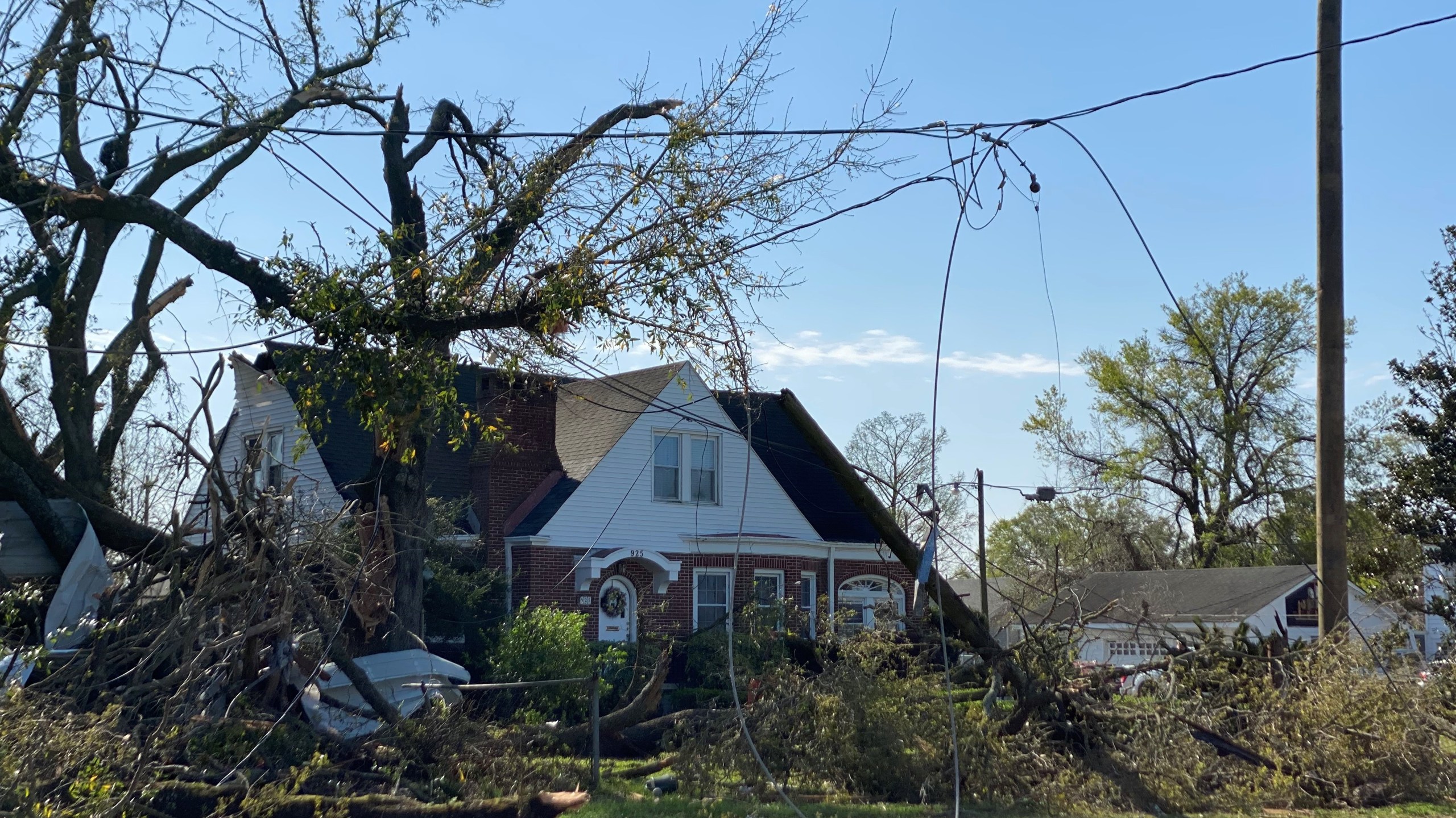 https://digital-stage.wgno.com/news/local/entergy-power-restoration-underway-in-tornado-torn-parishes/