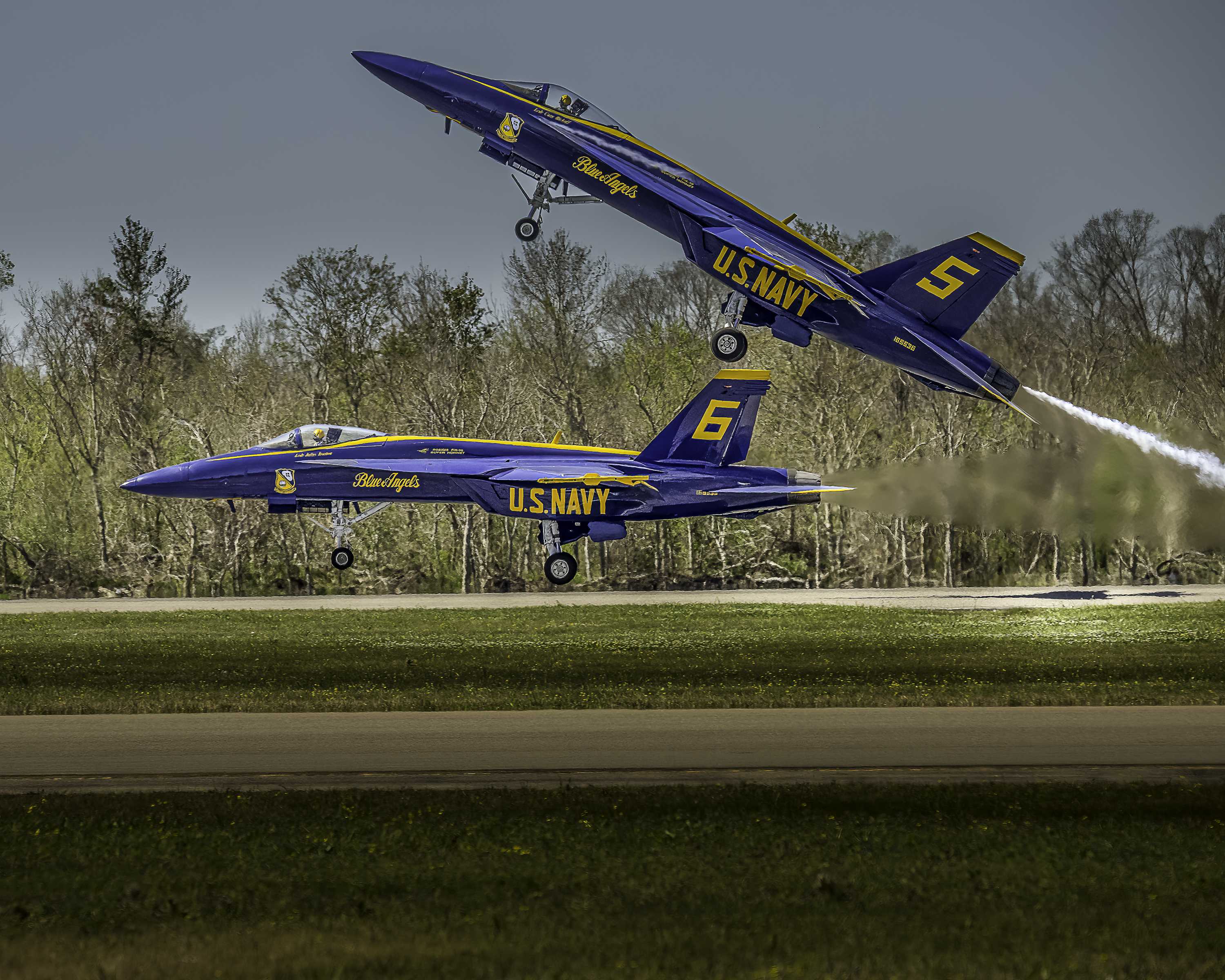 https://digital-stage.wgno.com/news/local/gallery-see-the-spectacular-blue-angels-soar-in-new-orleans-air-show/