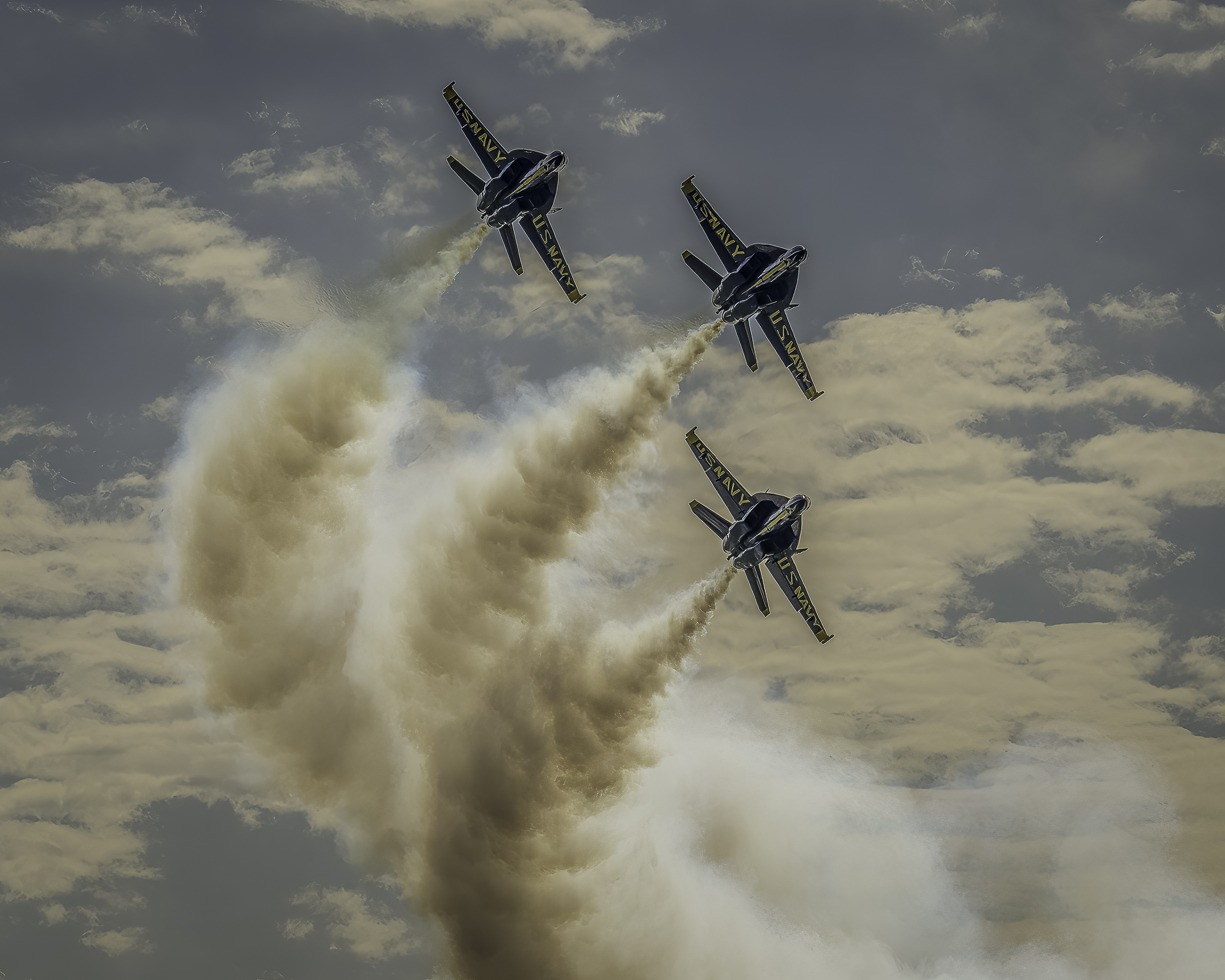 https://digital-stage.wgno.com/news/local/gallery-see-the-spectacular-blue-angels-soar-in-new-orleans-air-show/