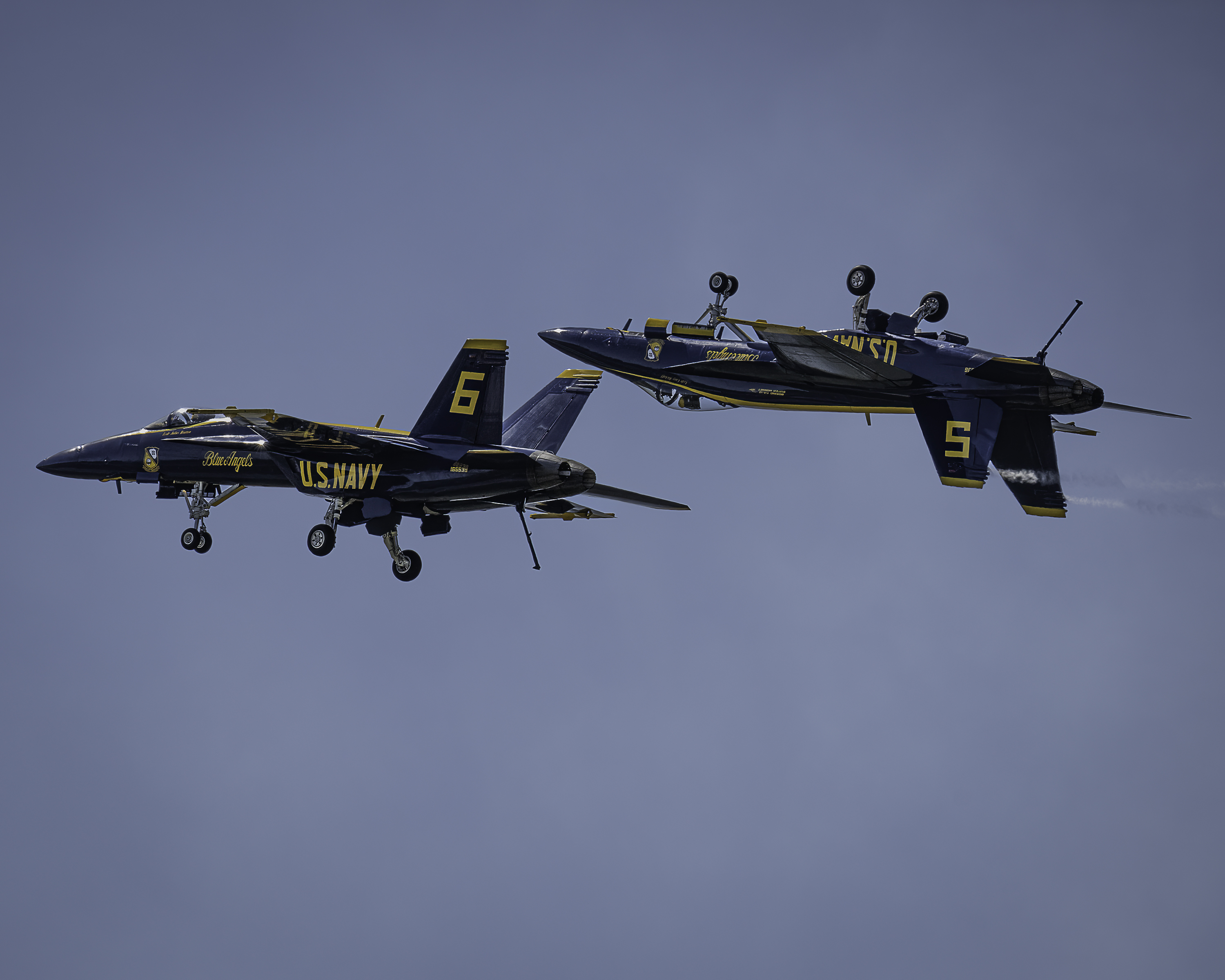 https://digital-stage.wgno.com/news/local/gallery-see-the-spectacular-blue-angels-soar-in-new-orleans-air-show/