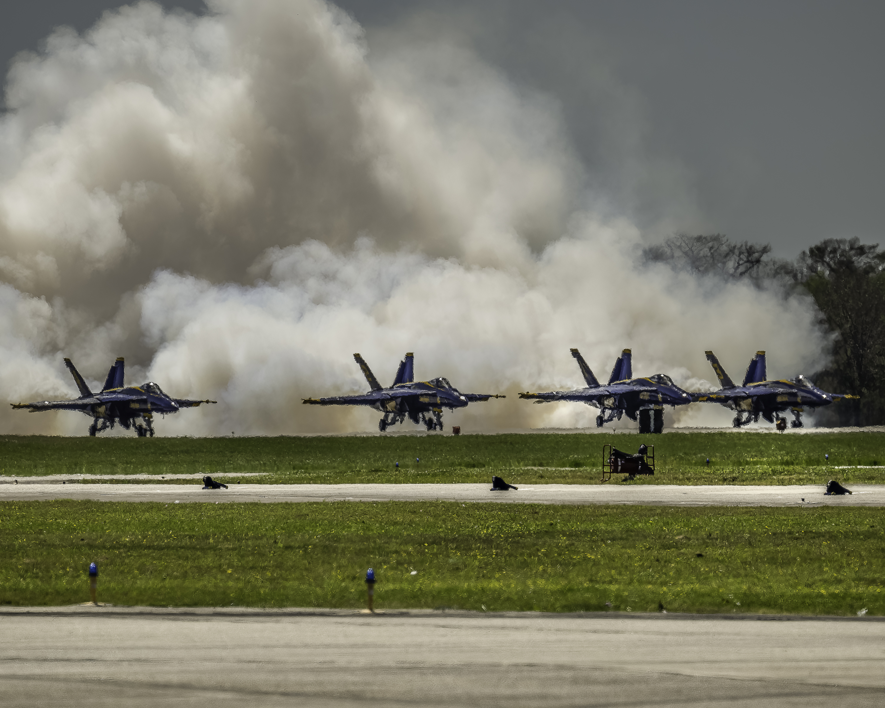 https://digital-stage.wgno.com/news/local/gallery-see-the-spectacular-blue-angels-soar-in-new-orleans-air-show/