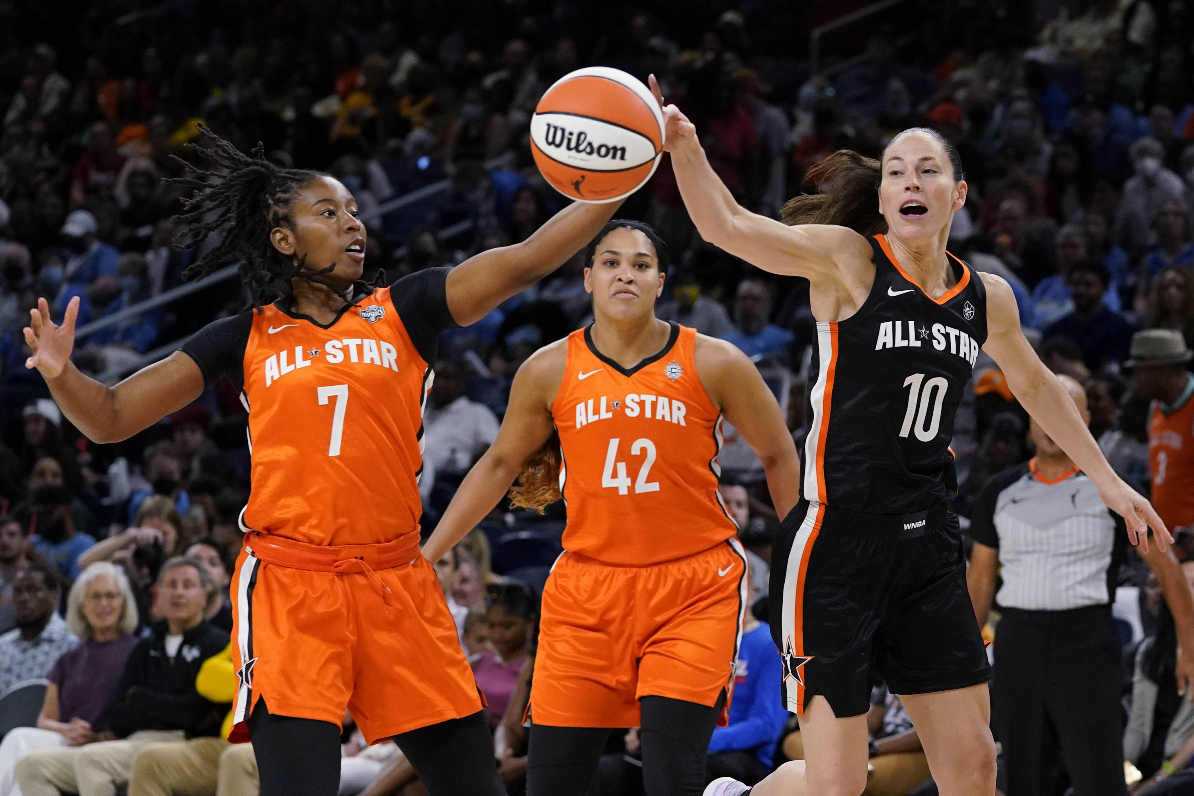 Ariel Atkins, Sue Bird