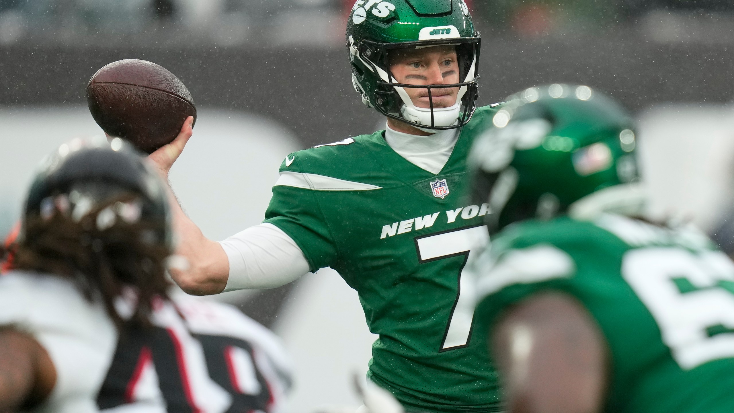 New York Jets quarterback Tim Boyle (7) passes against the Atlanta Falcons during the first quarter of an NFL football game, Sunday, Dec. 3, 2023, in East Rutherford, N.J. (AP Photo/Seth Wenig)